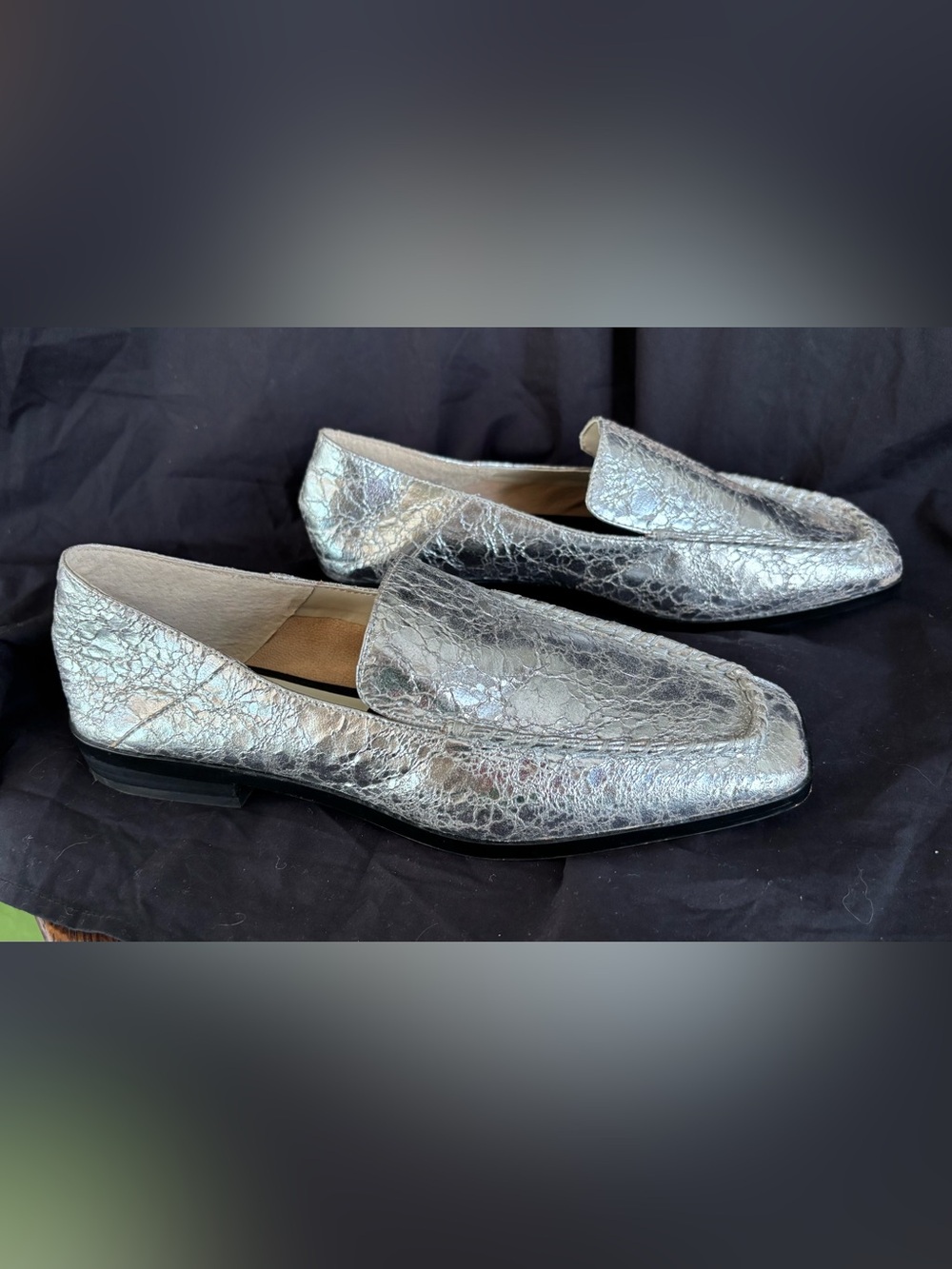 Dolce Vita Beny Flats in a distressed metallic shiny silver leather size 8